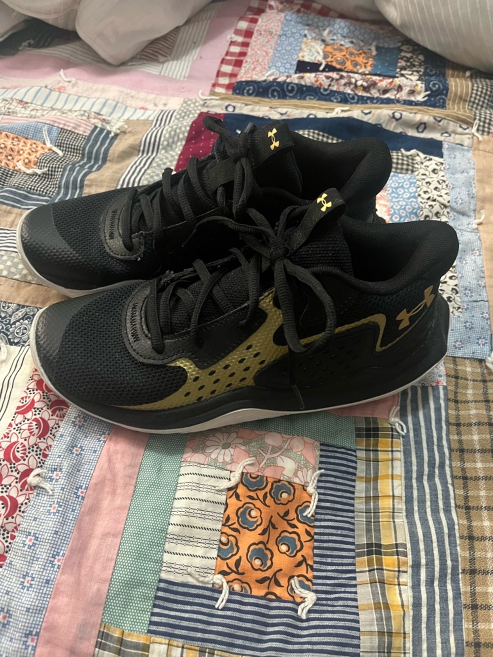 Under Armour Jet 23 Black And Gold Shoe Mens Size 7 Women's Size 8.5 Basketball